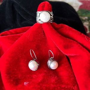Silpada retired Mother of Pearl ring size 6 and matching earrings.